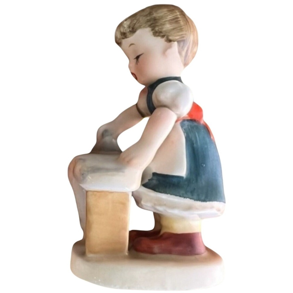Napco Ceramic Figurine Japan Girl Ironing AH901 Grannycore Retro Cottagecore Vtg - Picture 2 of 12